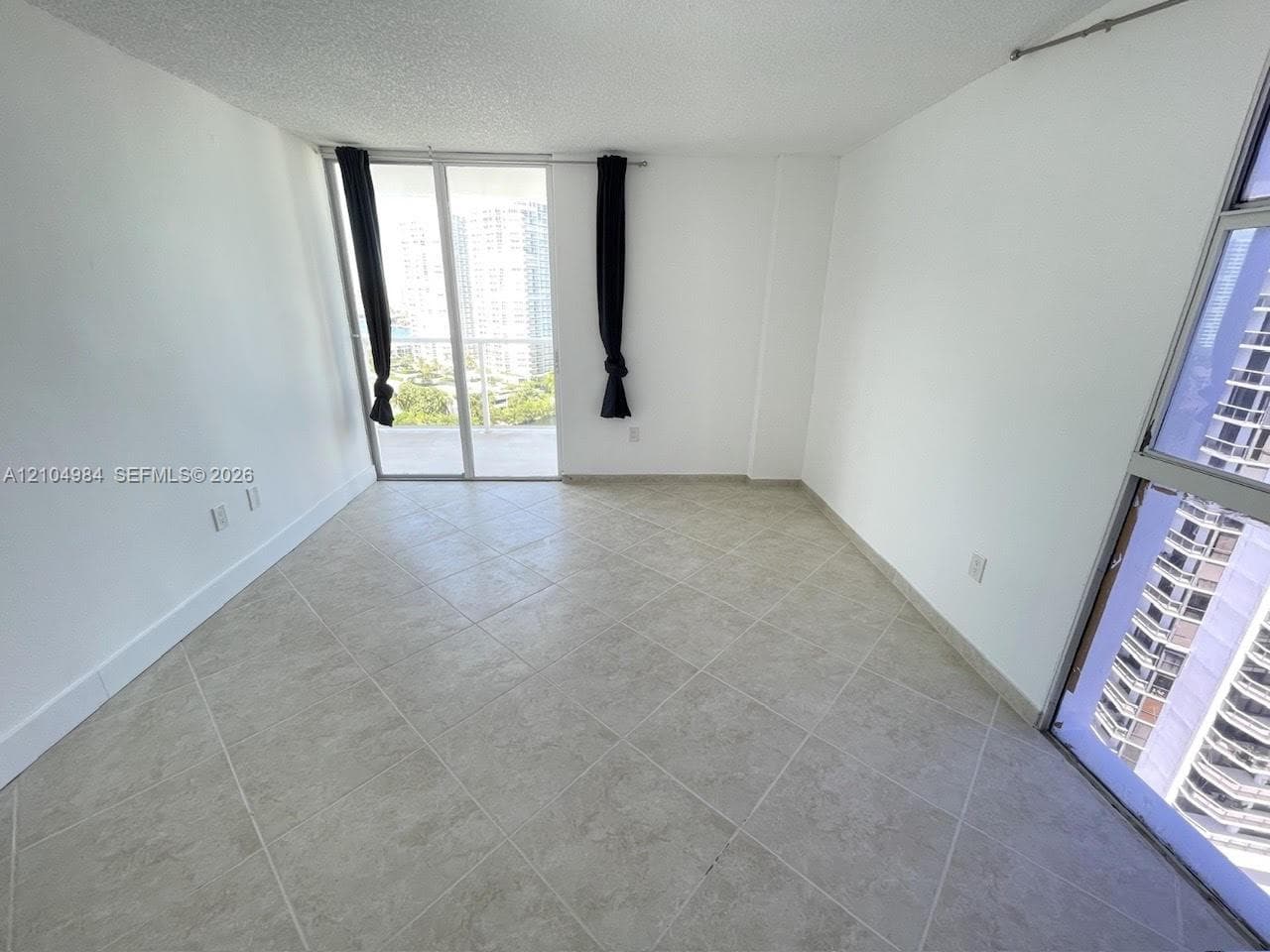FLAMENCO CONDO TOWER I · #2023 in Aventura - Photo 13