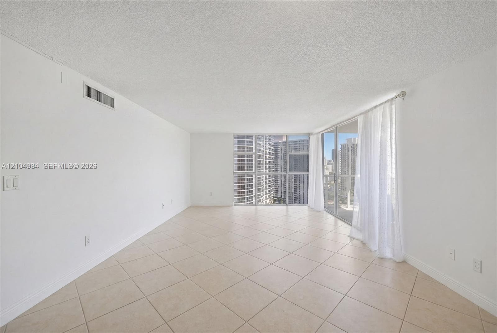 FLAMENCO CONDO TOWER I · #2023 in Aventura - Photo 4