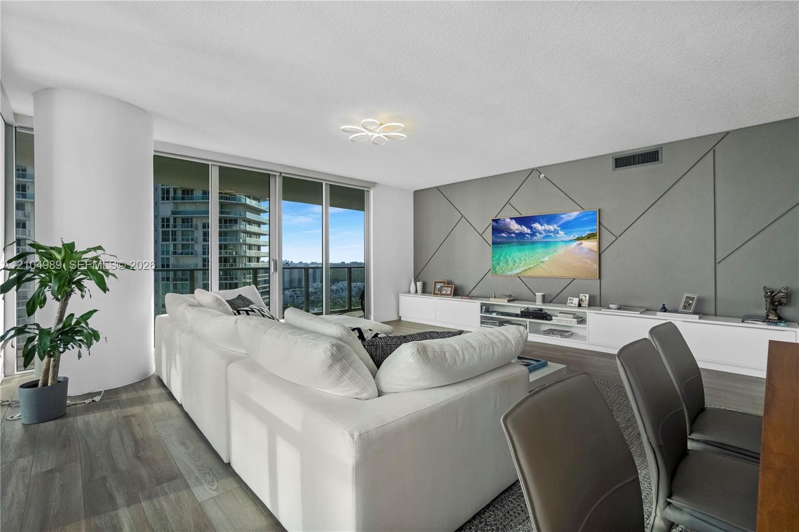Parque Towers · #4-1802 in Sunny Isles Beach - Photo 32