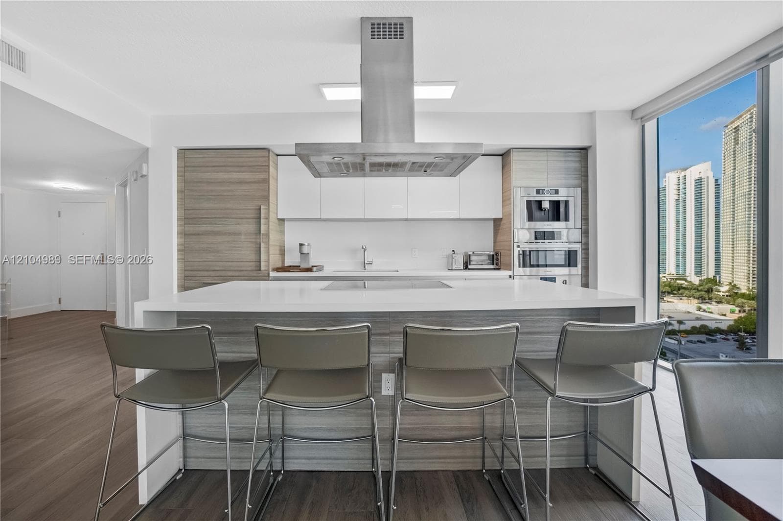 Parque Towers · #4-1802 in Sunny Isles Beach - Photo 1