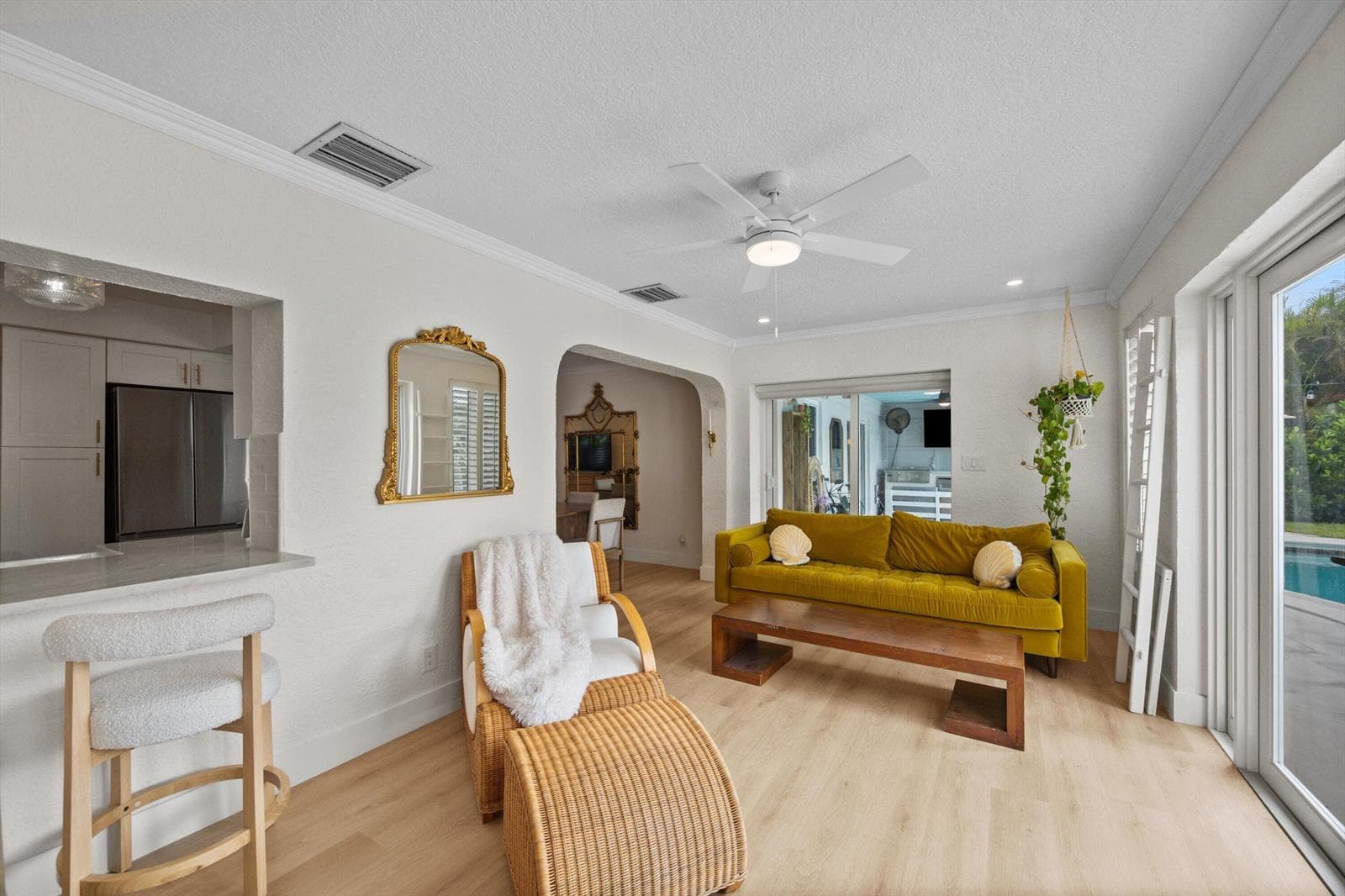 160 SE 9th Street, Pompano