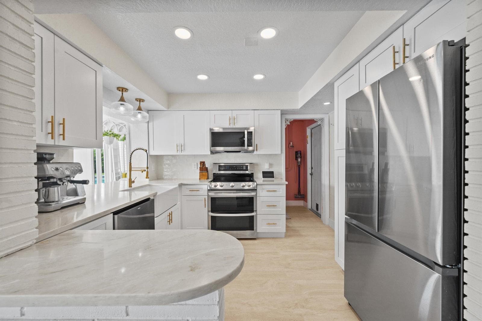 160 SE 9th Street, Pompano