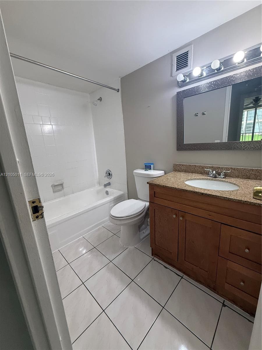 DESOTO PARK CONDO · #106 in Hallandale Beach - Photo 6
