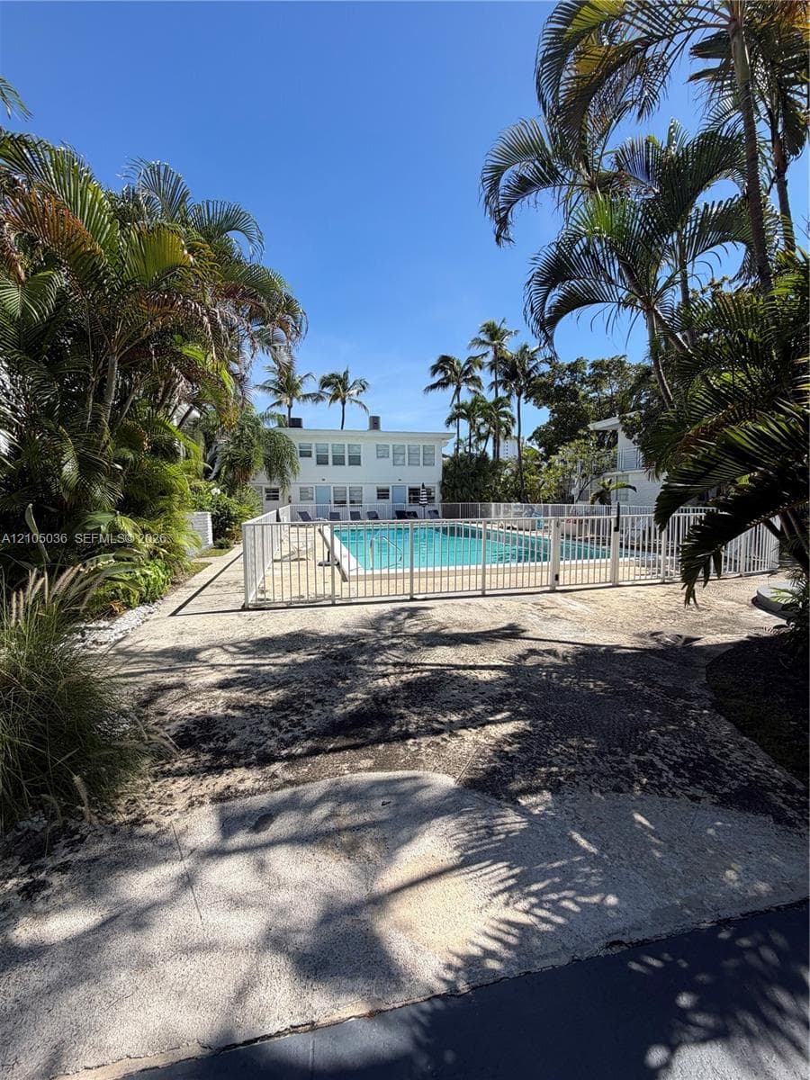 THE TROPICAL RESORT CONDO · #3 in Miami Beach - Photo 4