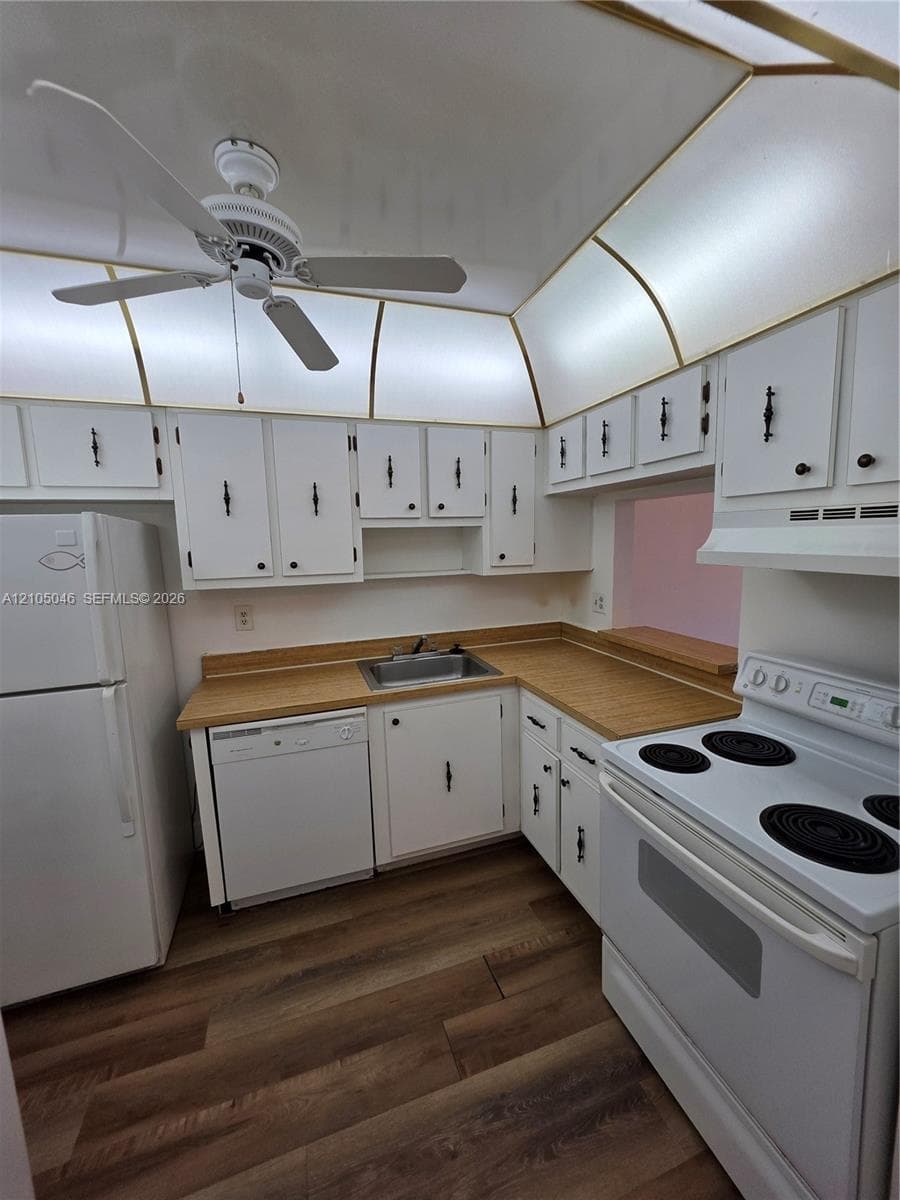 HERITAGE CIRCLE CONDO · #18-3C in Deerfield Beach - Photo 1