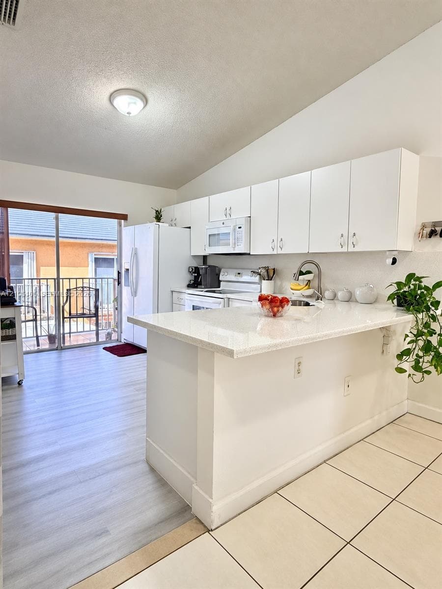 El Prado XIV Condo · #230 in Hialeah - Photo 6