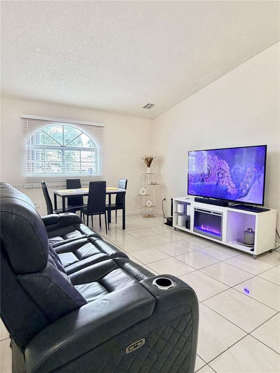 El Prado XIV Condo · #230 in Hialeah - Photo 10
