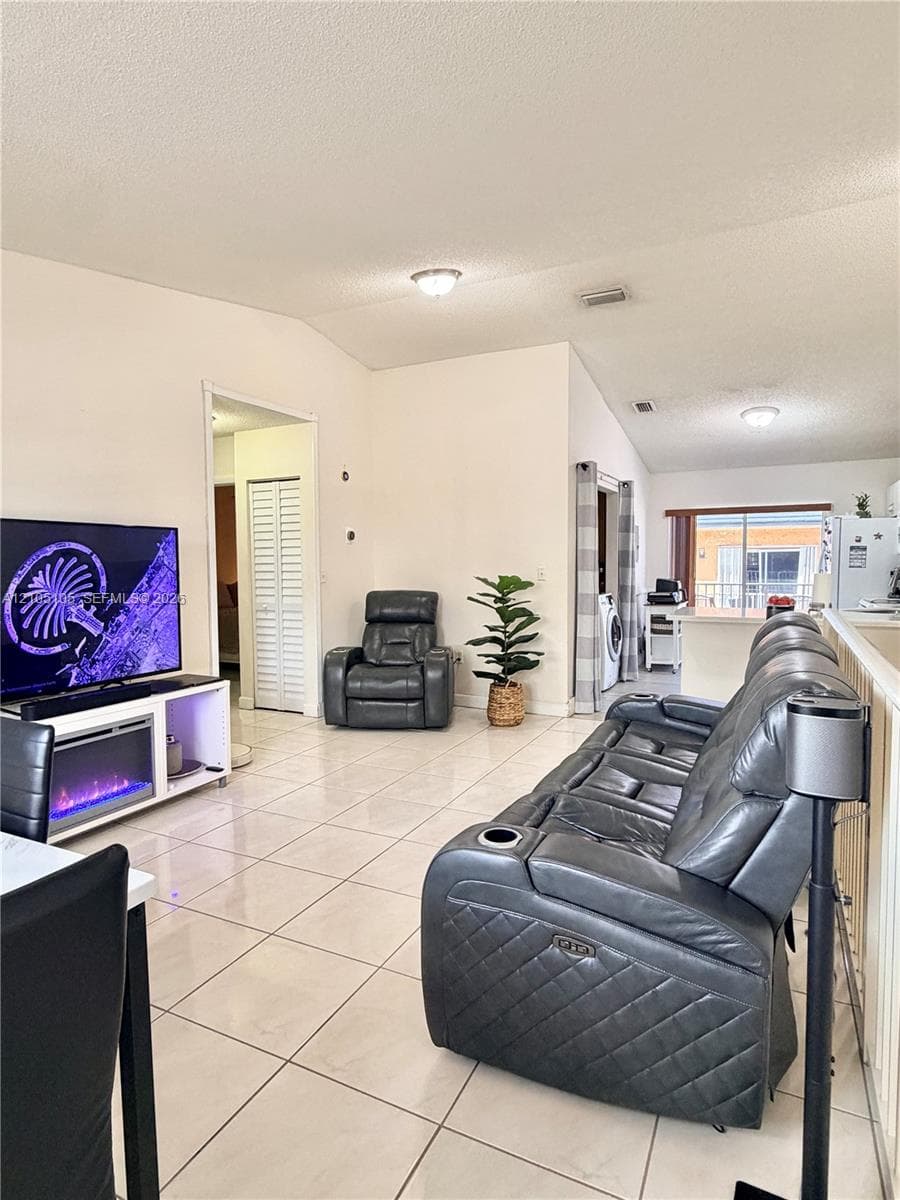 El Prado XIV Condo · #230 in Hialeah - Photo 14