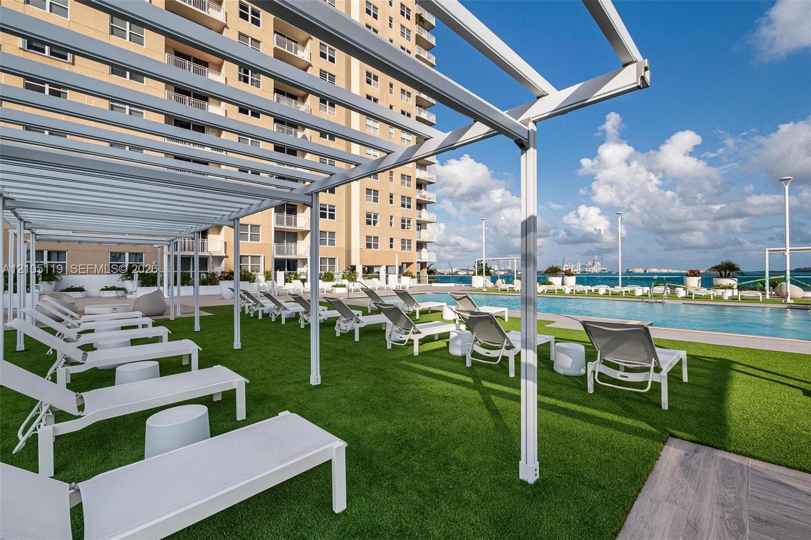 Isola · #1802 in Miami - Photo 23