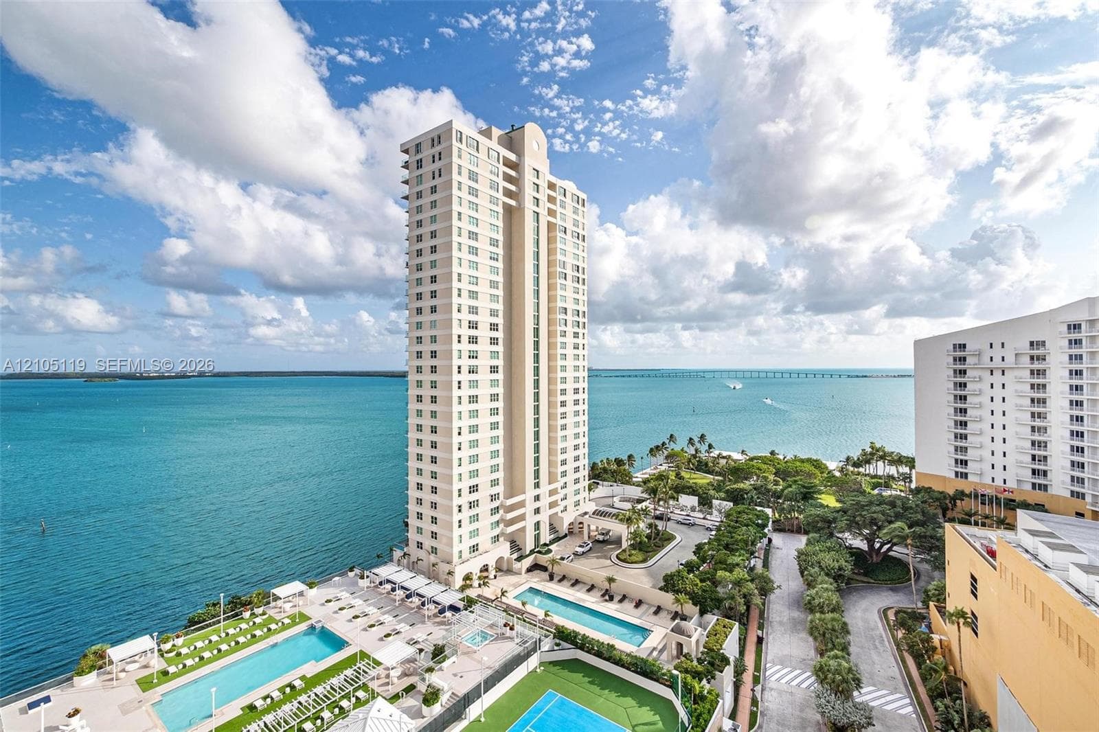 Isola · #1802 in Miami - Photo 2