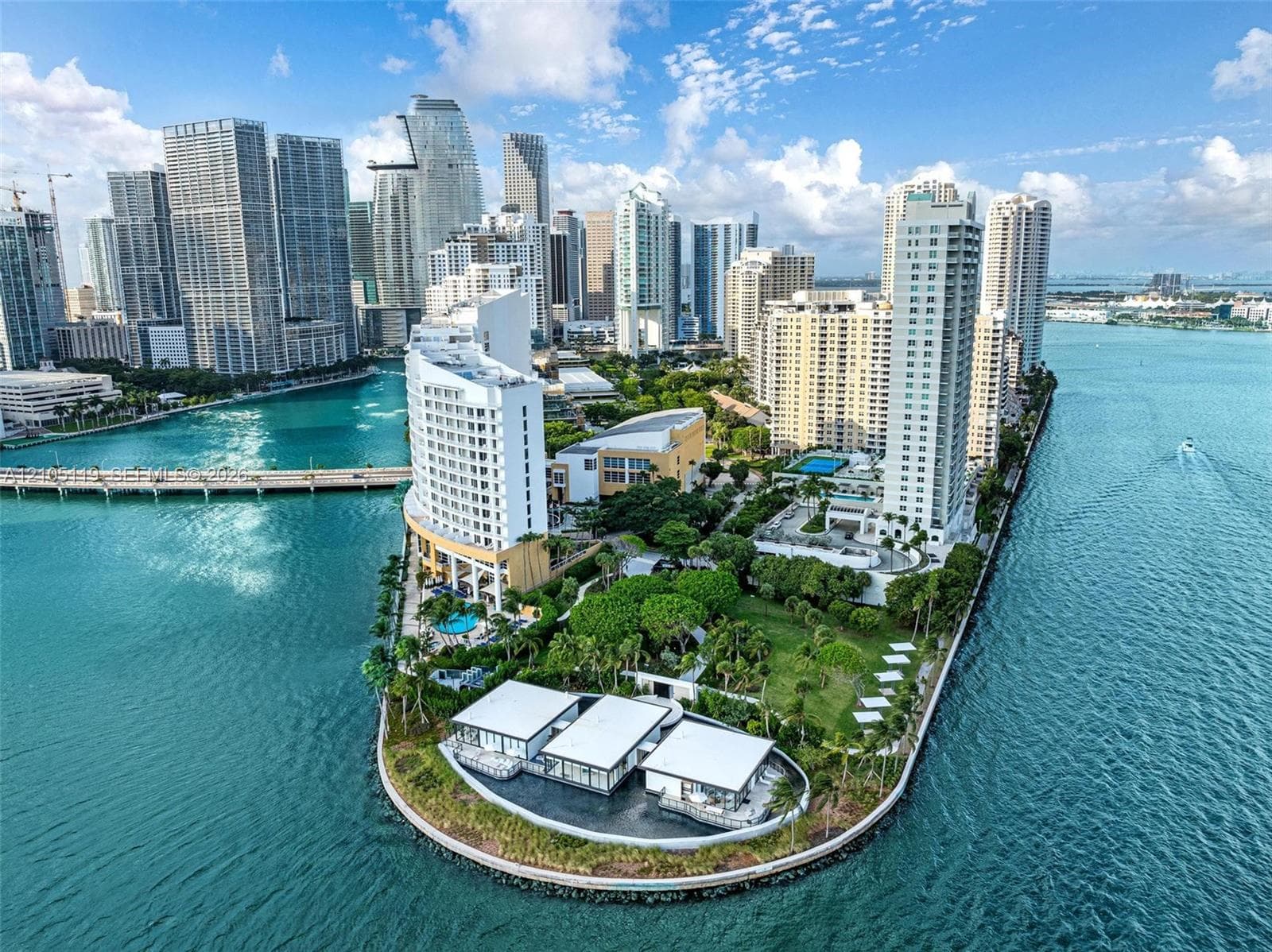 Isola · #1802 in Miami - Photo 15