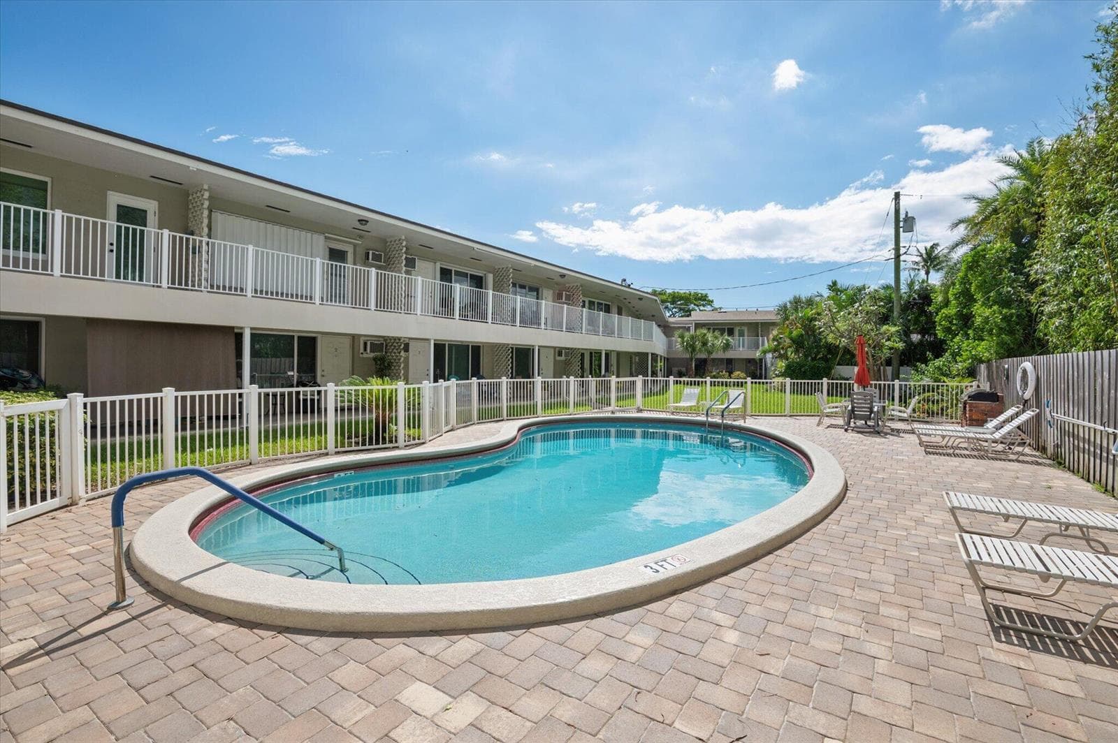 13-Cowan-2501 N Ocean Blvd #8-13