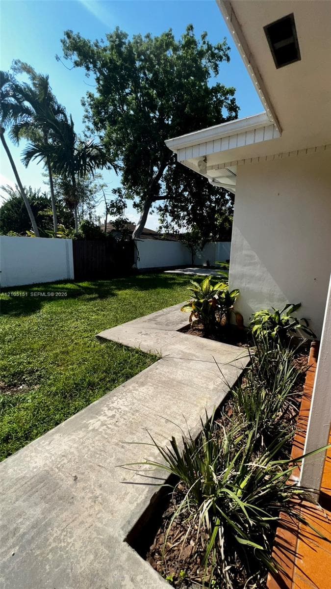 7500 SW 133rd Ave photo 28