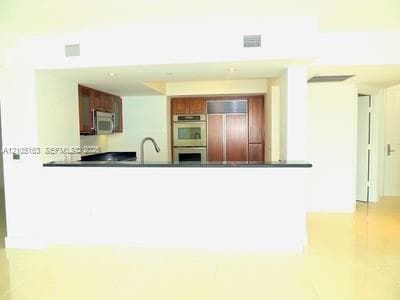 Peninsula II · #1505 in Aventura - Photo 12
