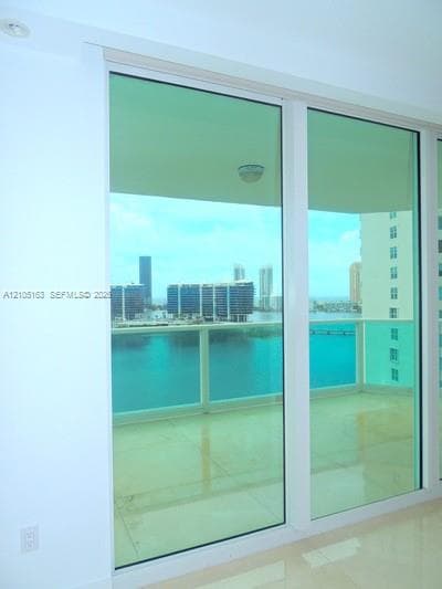 Peninsula II · #1505 in Aventura - Photo 15