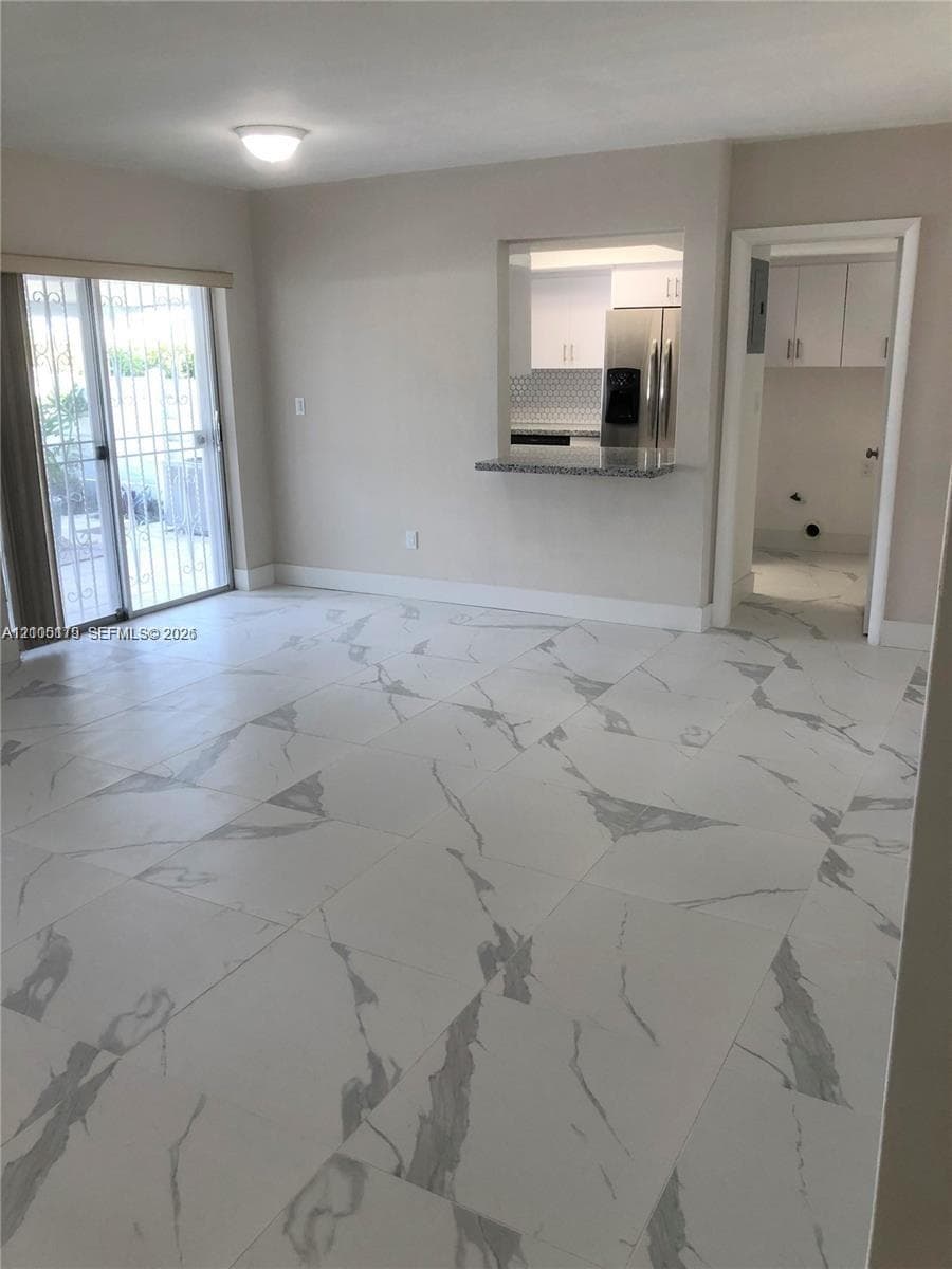 7443 Twin Sabal Dr photo 2