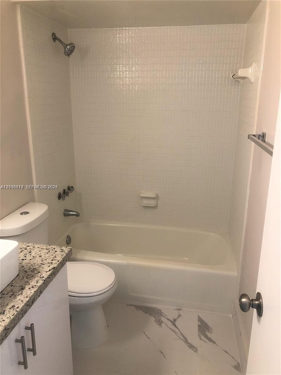 7443 Twin Sabal Dr photo 6