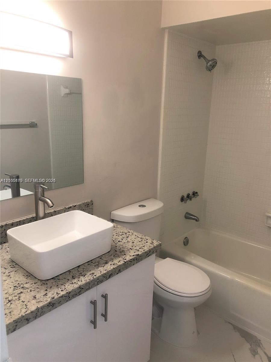 7443 Twin Sabal Dr photo 5