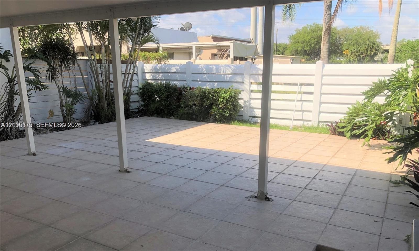 7443 Twin Sabal Dr photo 8