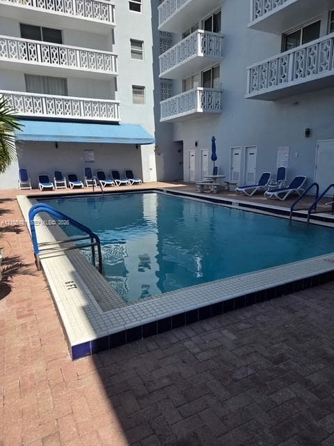Admiral Towers · #506 in Miami Beach - Photo 13