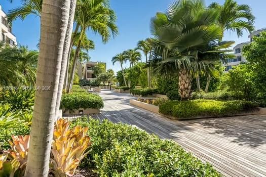 Emerald Bay at Key Colony · #525 in Key Biscayne - Photo 35