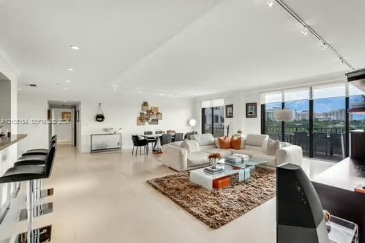 Emerald Bay at Key Colony · #525 in Key Biscayne - Photo 4