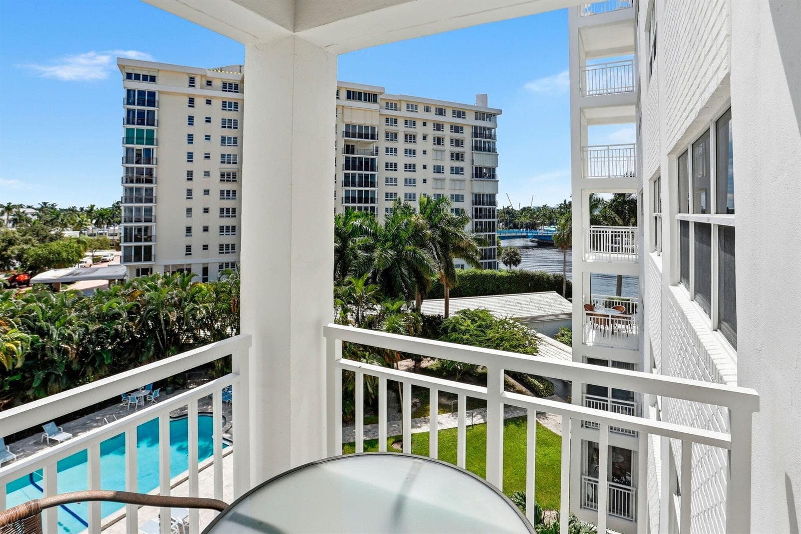 Intracoastal / Pool View