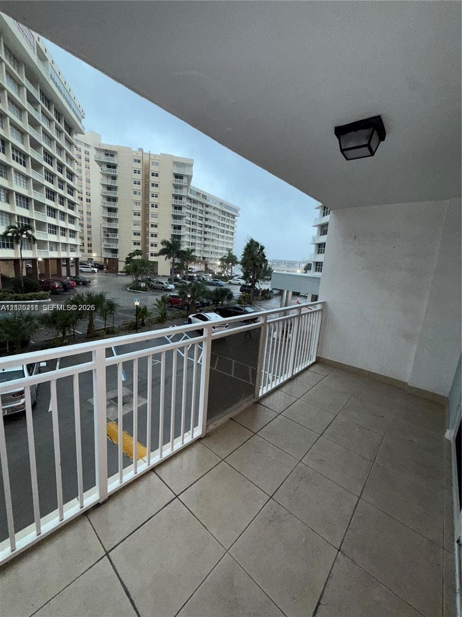IMPERIAL TOWERS NORTH CON · #243 in Hallandale Beach - Photo 23