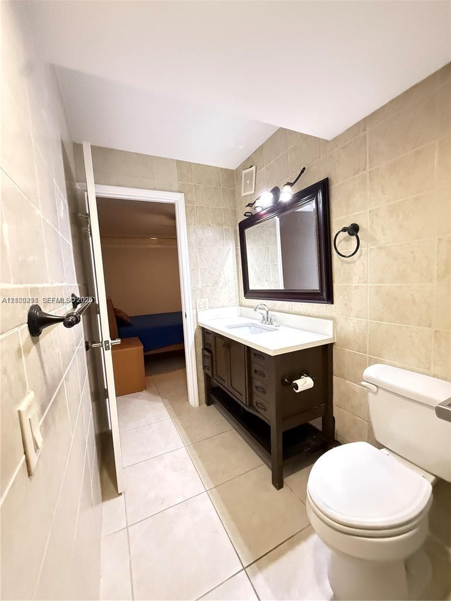 IMPERIAL TOWERS NORTH CON · #243 in Hallandale Beach - Photo 17