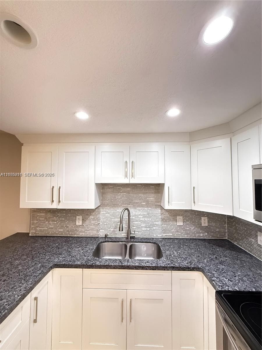 IMPERIAL TOWERS NORTH CON · #243 in Hallandale Beach - Photo 11