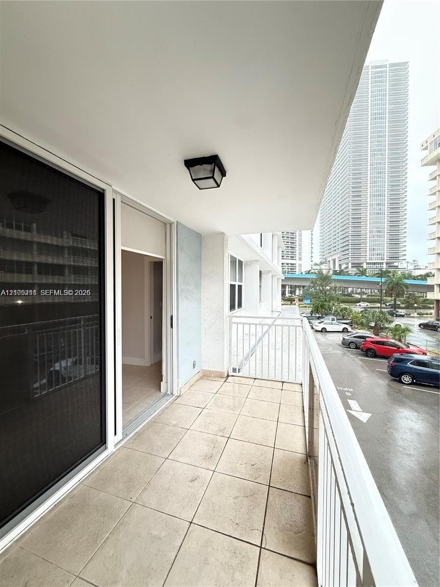 IMPERIAL TOWERS NORTH CON · #243 in Hallandale Beach - Photo 25