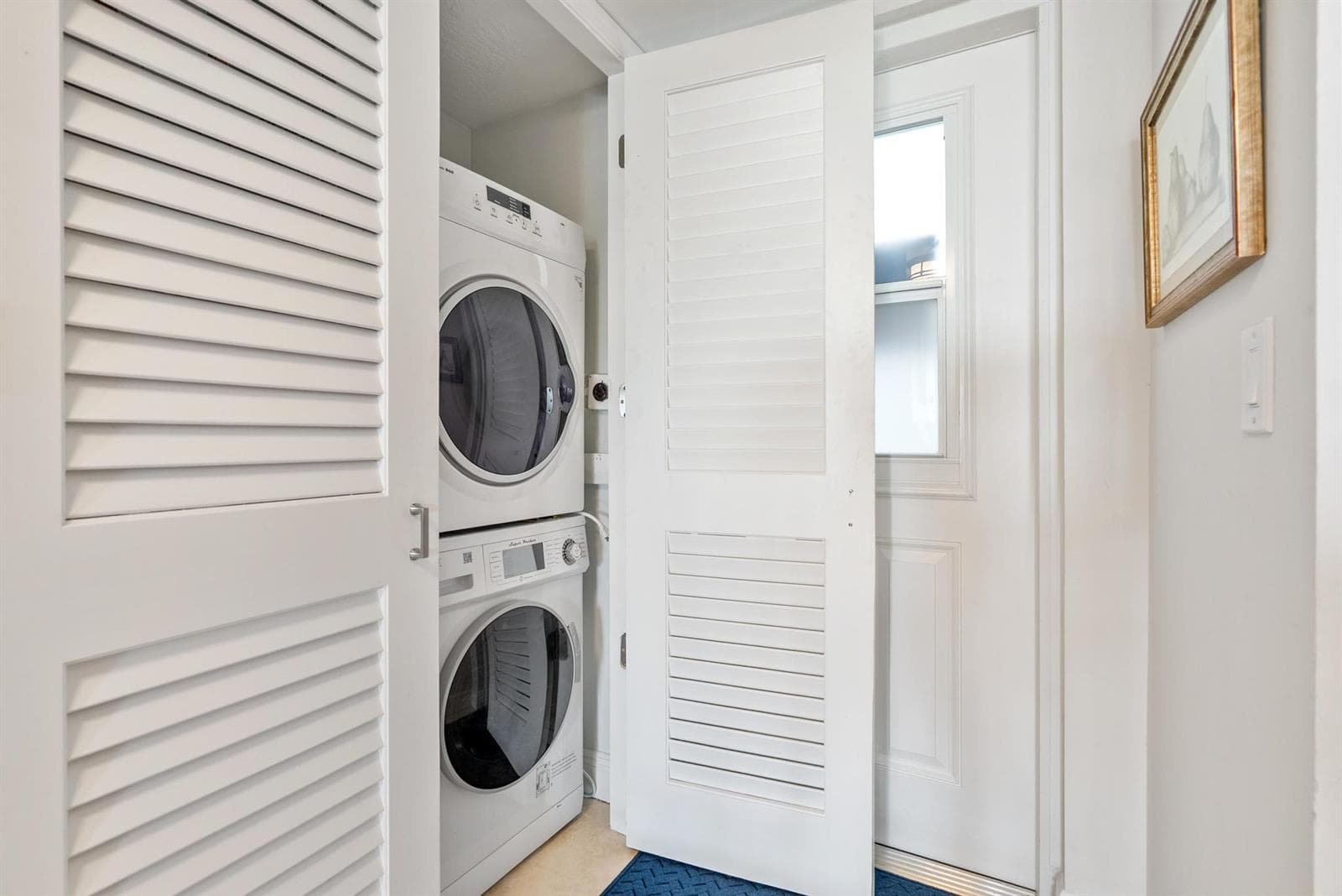 Washer/Dryer in unit !