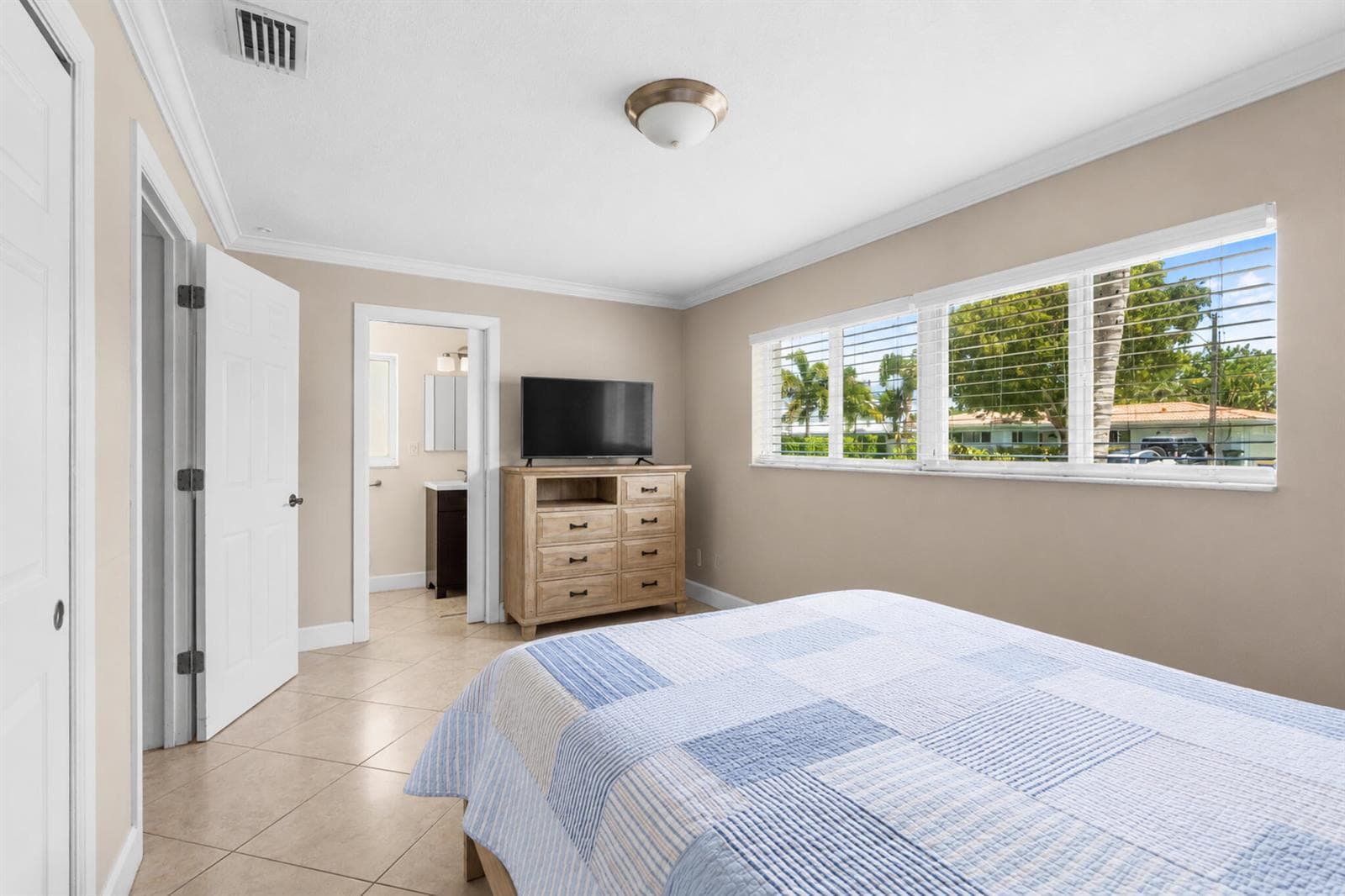 Phil Bloom - 1271 SW 9th Street - AJTPHO