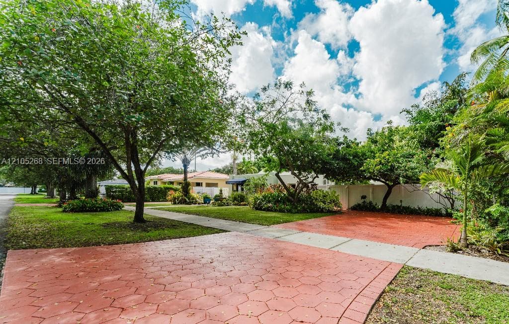 230 Miami Springs Ave photo 4