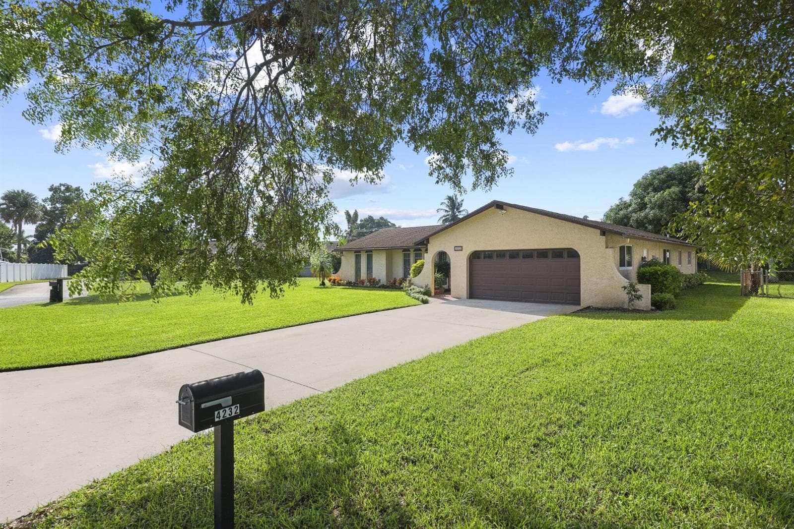 4232 Althea Way - 3.jpg-SMALL