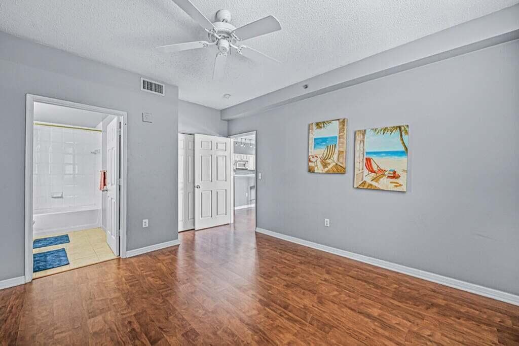 1112 Master Suite #1