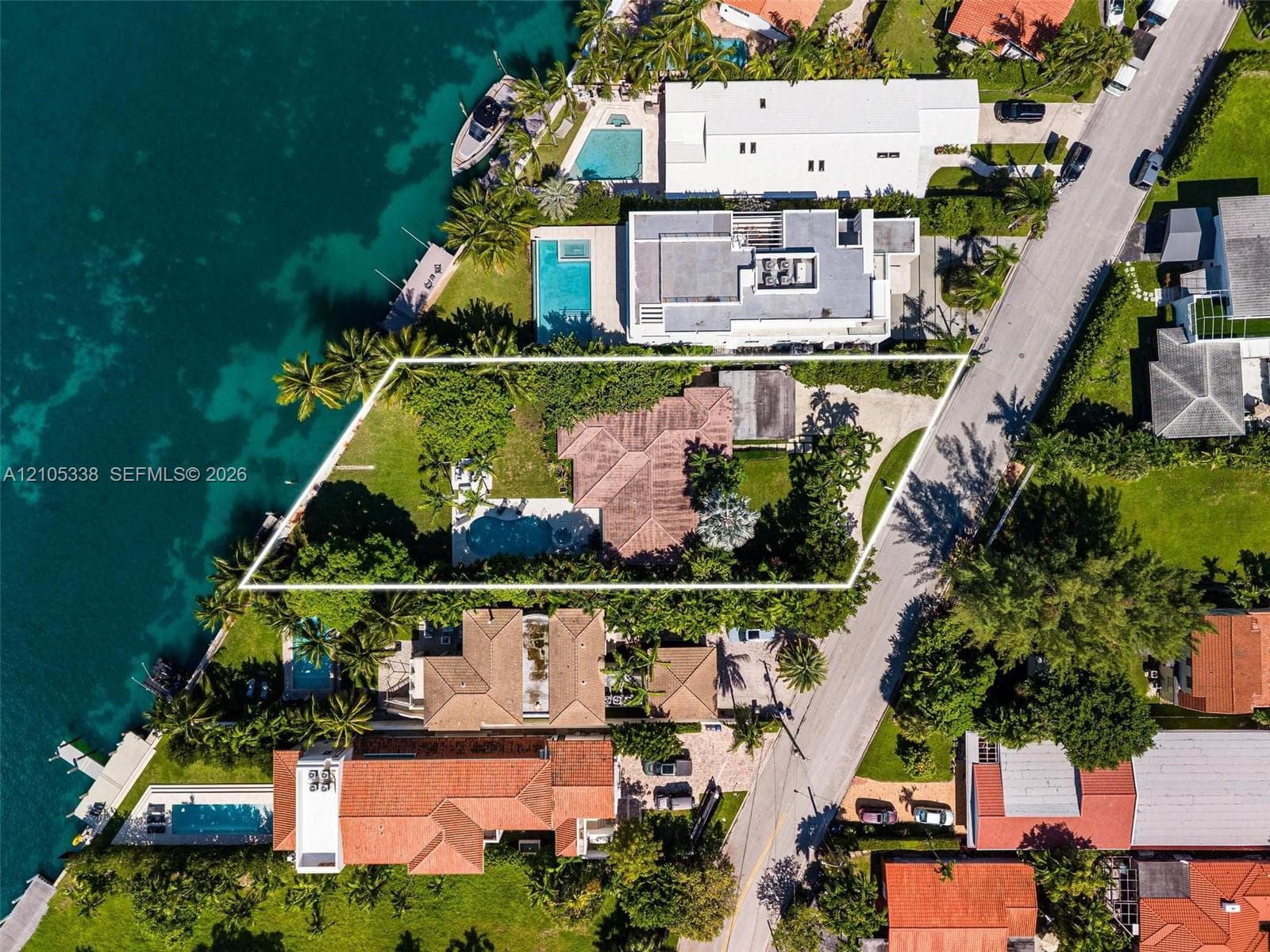 9250 Bay Dr photo 3
