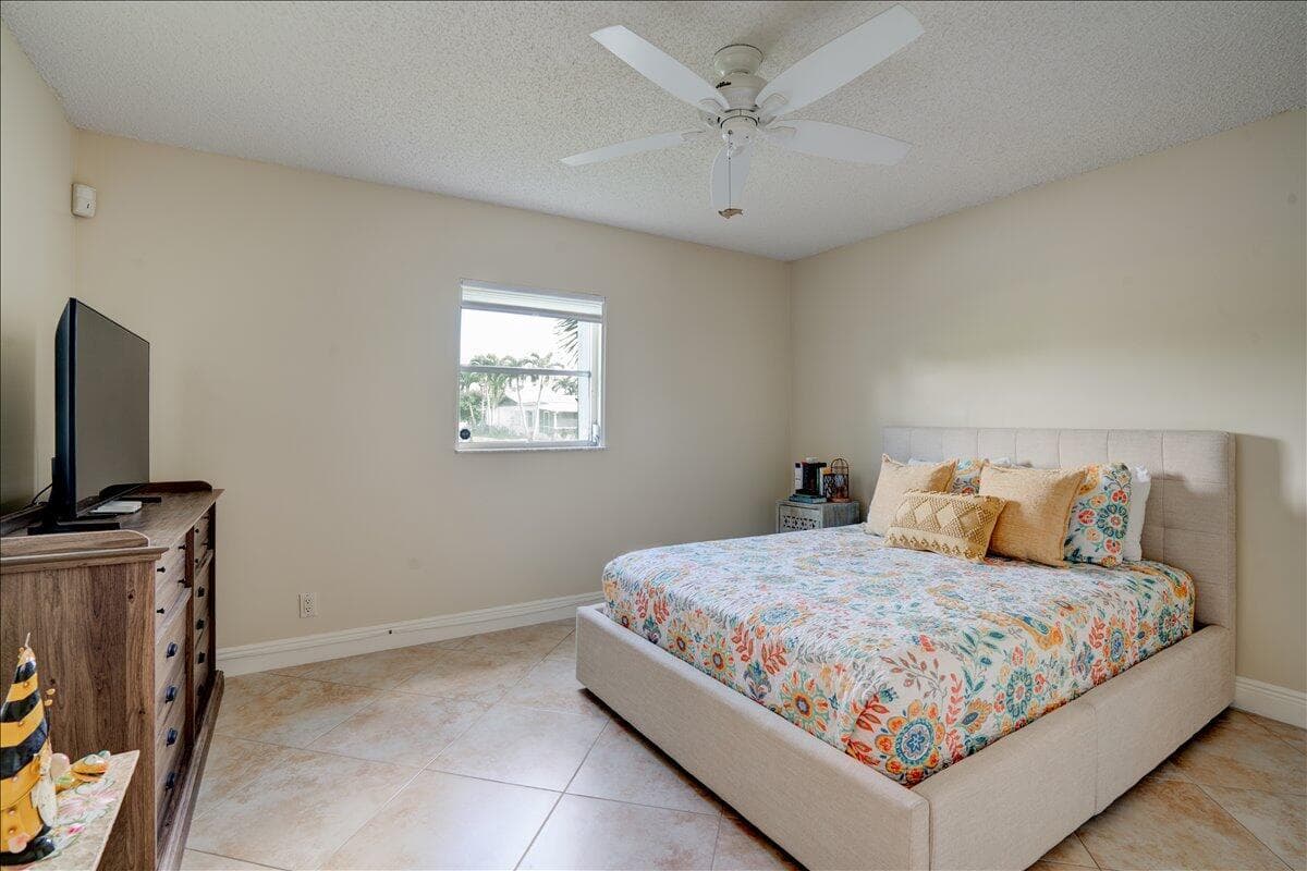27-14315 Amapola Drive-31
