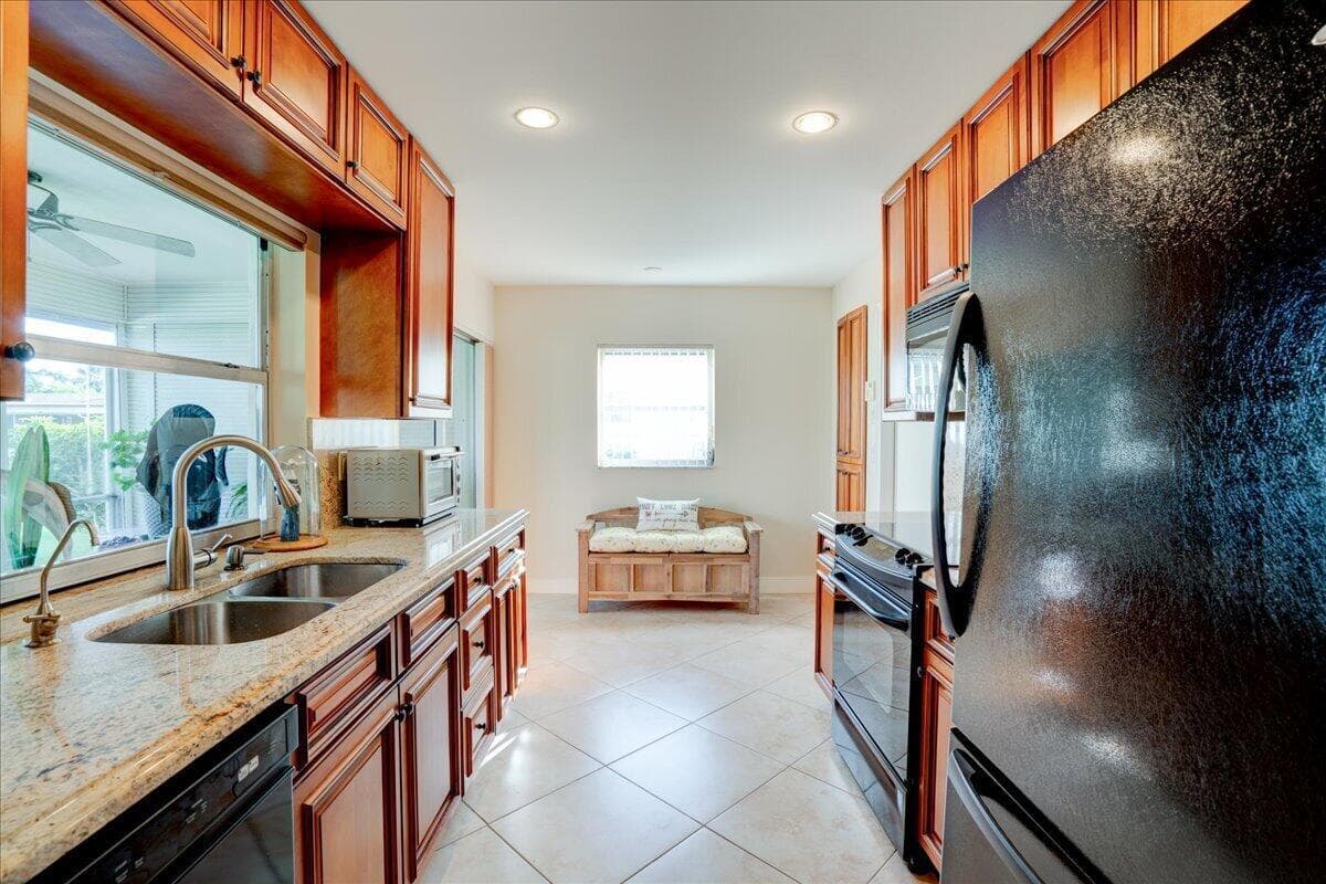 17-14315 Amapola Drive-13