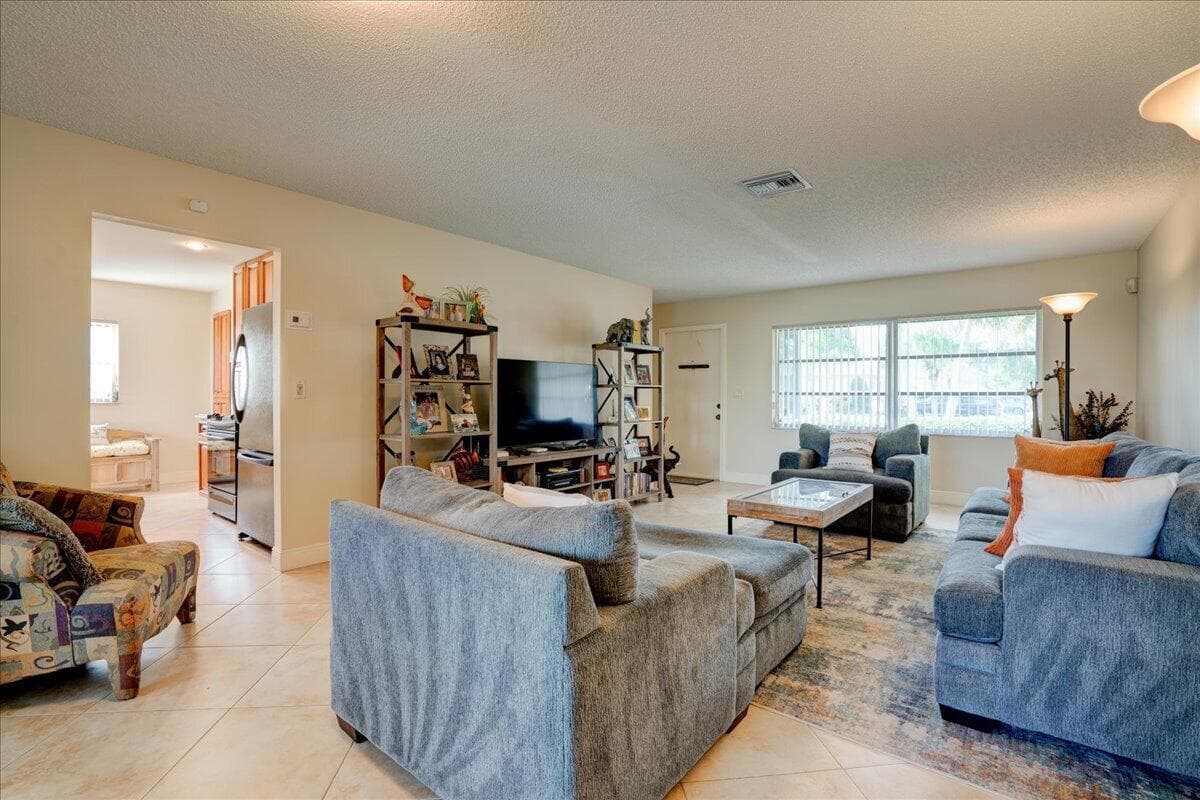 12-14315 Amapola Drive-8