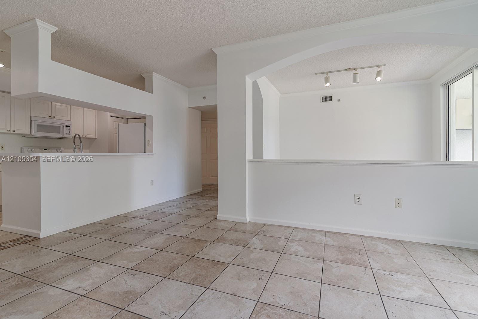 Porto Bellagio · #3307 in Sunny Isles Beach - Photo 9
