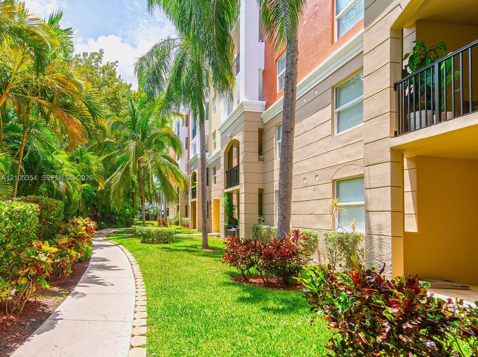 Porto Bellagio · #3307 in Sunny Isles Beach - Photo 33