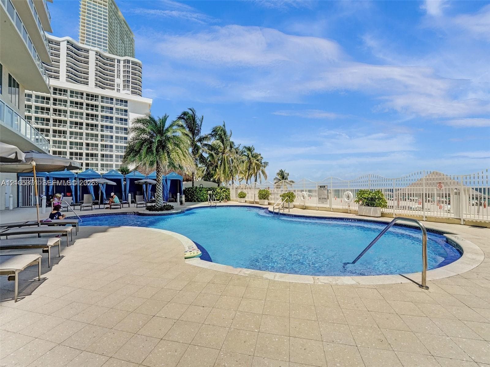 La Perla · #1104 in Sunny Isles Beach - Photo 46