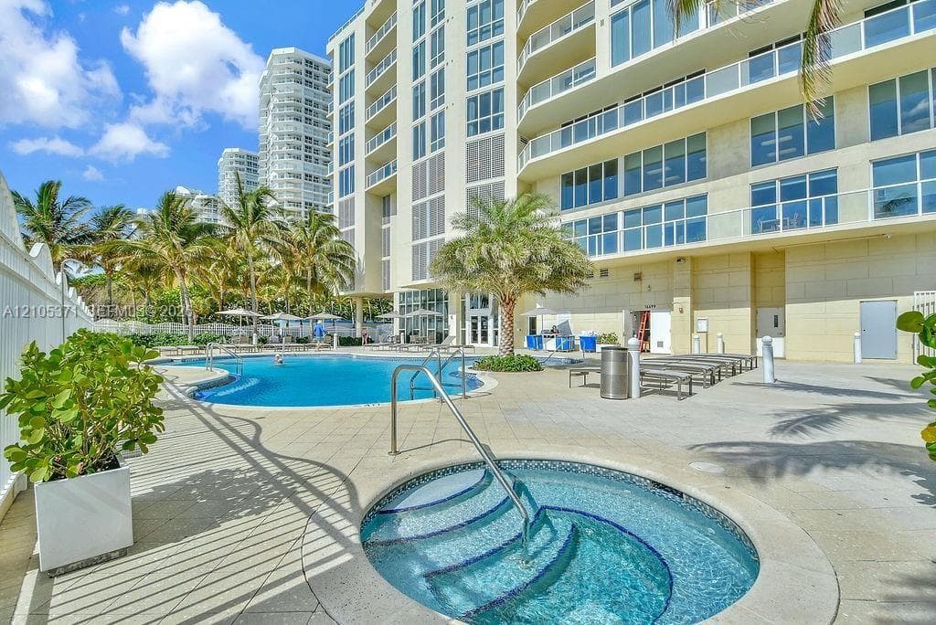 La Perla · #1104 in Sunny Isles Beach - Photo 32