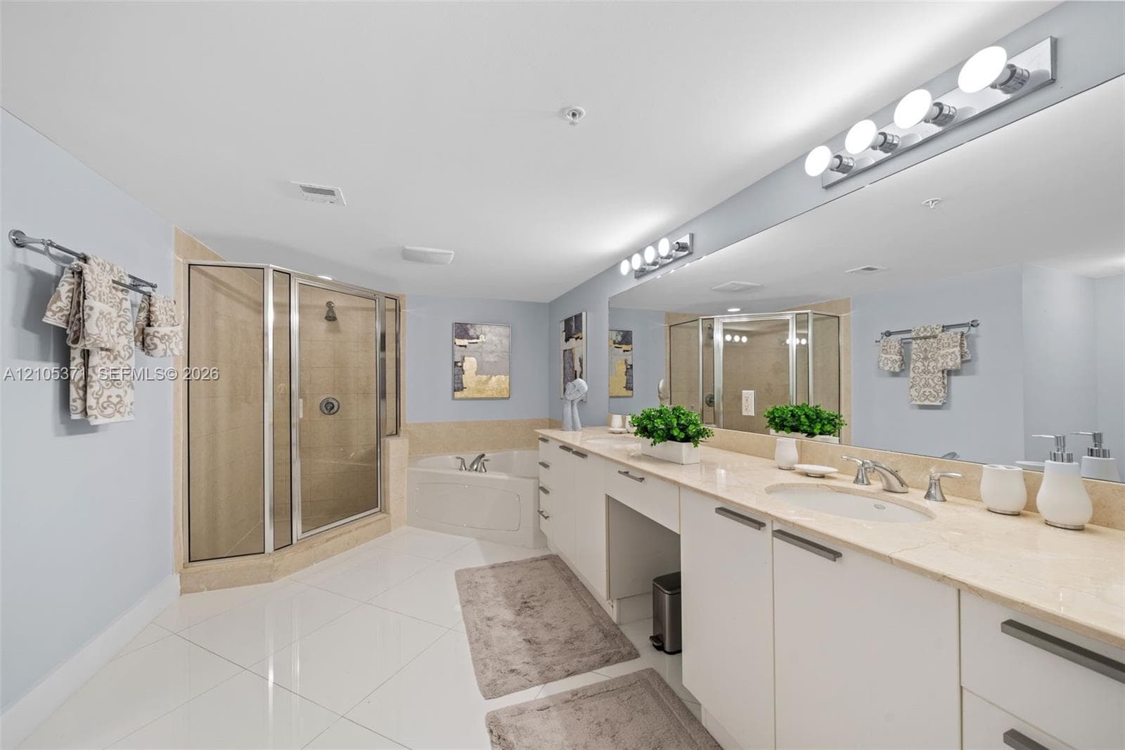 La Perla · #1104 in Sunny Isles Beach - Photo 19