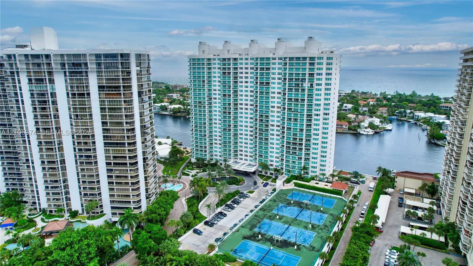 Hamptons West · #2409 in Aventura - Photo 2