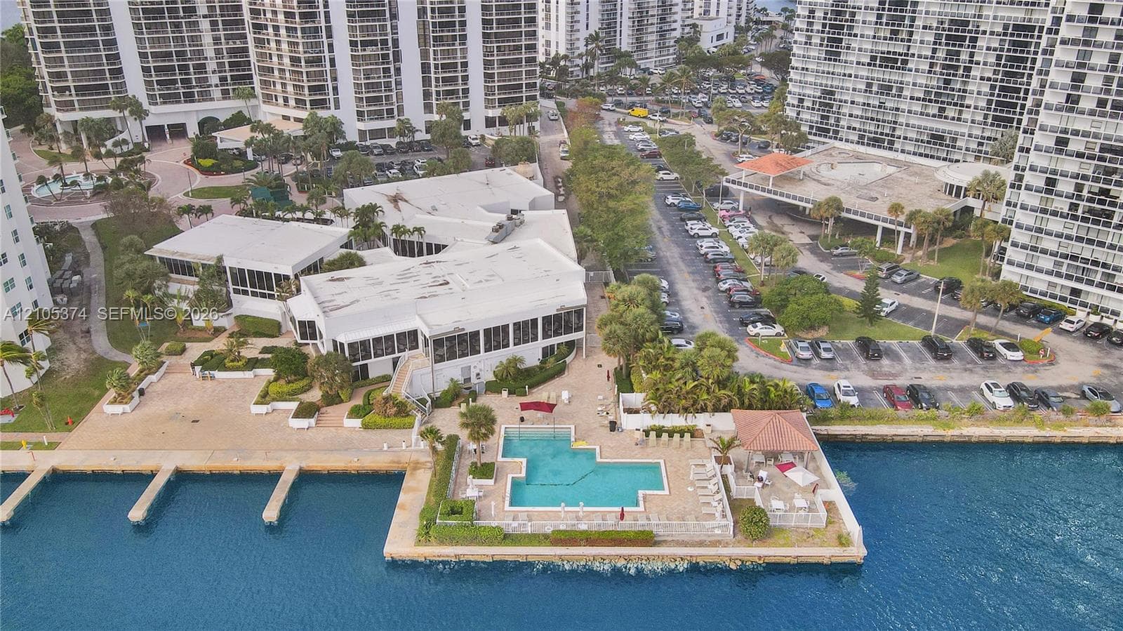 Hamptons Restaurant, Gym/Spa, Movie Theater, Kids room, 2nd Pool