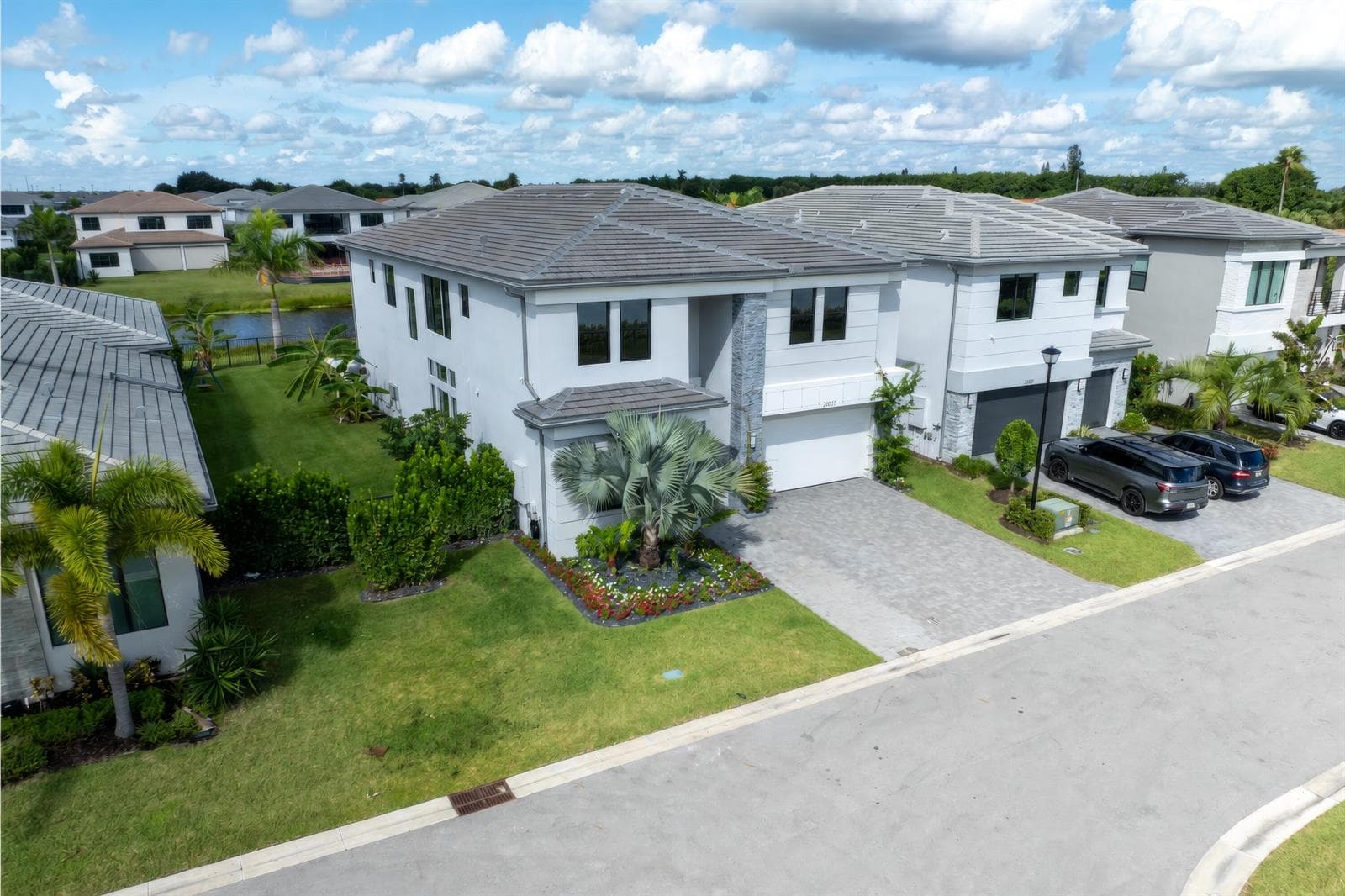 20027 Hirono Ln
