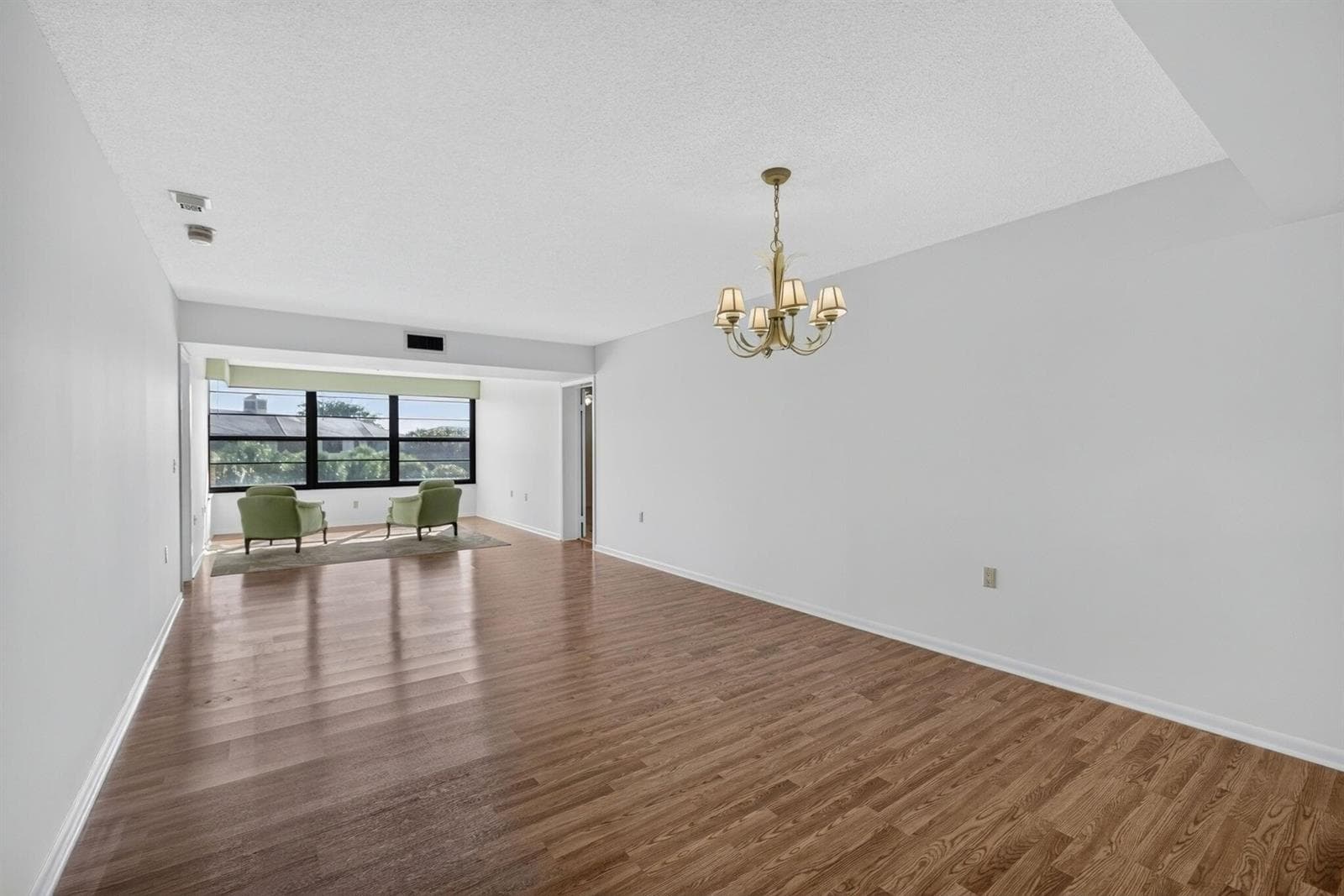 Dining/Livingroom