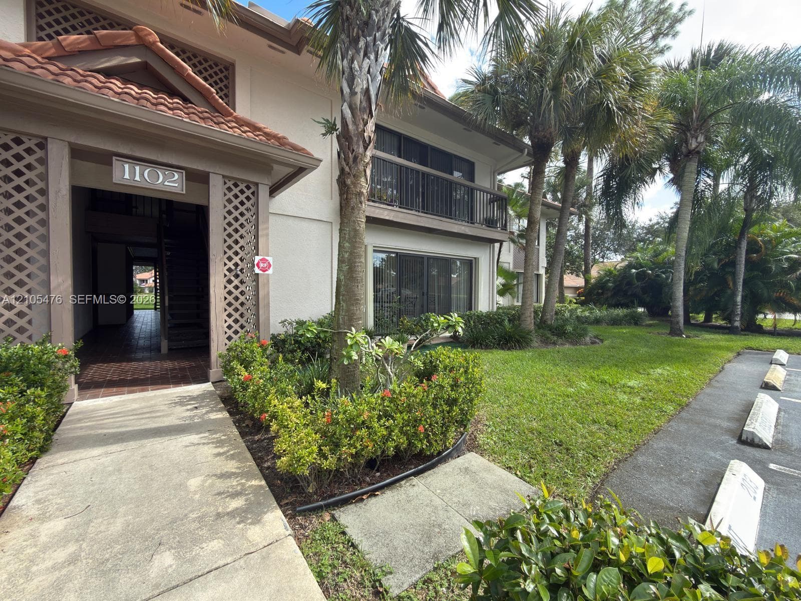 DUNBAR WOODS CONDO I II A · #104 in Palm Beach Gardens - Photo 1